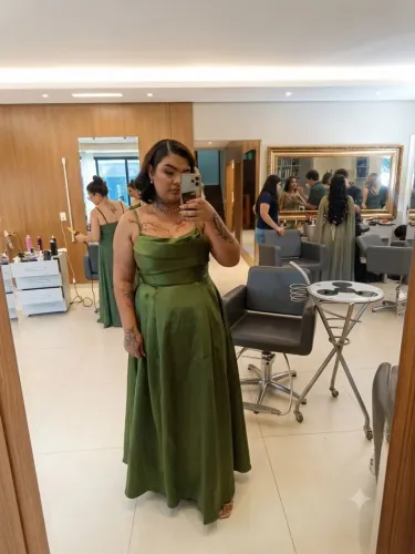 Vestido de festa verde oliva