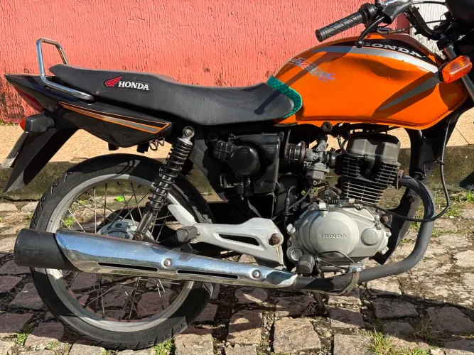 Honda muito boa ,bem conservada!