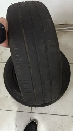 2 Pneus 185 60 R15 Firestone