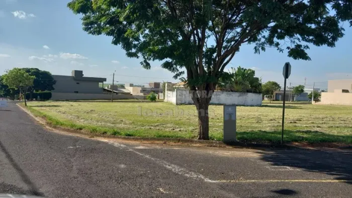 Terreno de 340 m² à Venda no TerraVista Residencial em Mirassol
