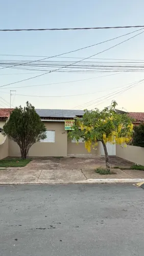 Vendo casa em Condomínio fechado 