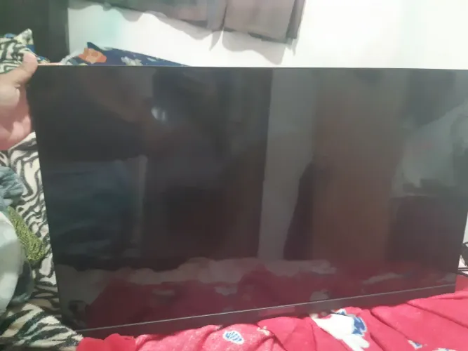 Vendo TV de 32 ,nova 3 meses só de uso 