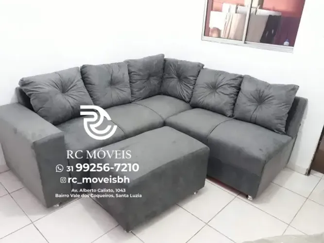 Sofá de Canto com Puff em Suede - Modelo Espaçoso e Confortável