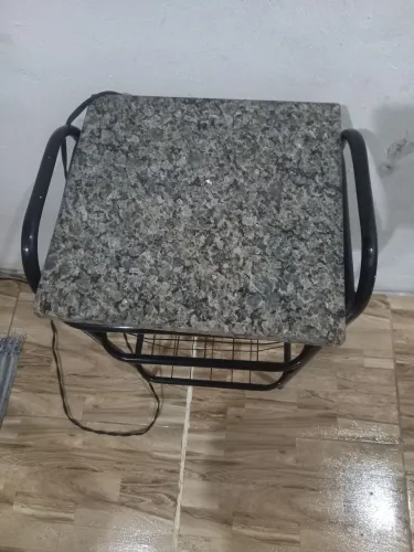 Vendo fruteira com pedra de manore nova