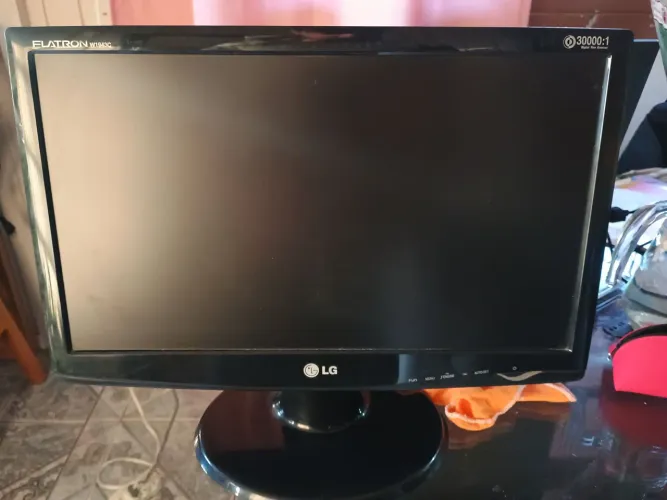 Monitor LCD LG 18,5"