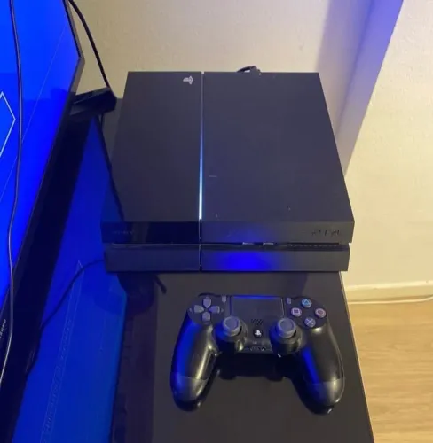 Ps4 novinho, com 1 controle e contas com vários jogos