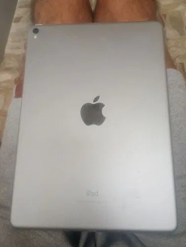 Vendo iPad A1673 para com conserto ou retirada de peças