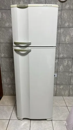 Geladeira Eletrolux 430 litros