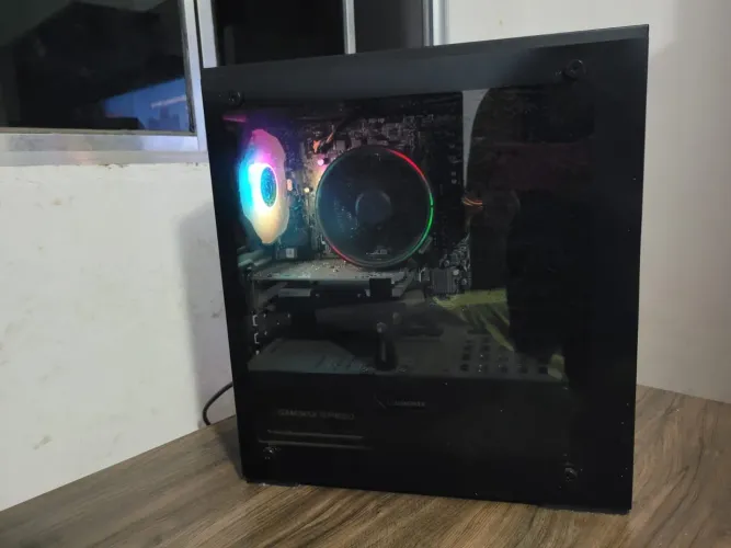 PC Gamer AMD Ryzen 3 3300X 16GB RAM RX 560 SSD e HD 1TB