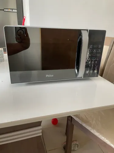 MICROONDAS PHILCO 20 litros ainda com plástico nos botões 