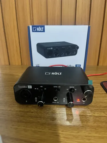 Interface de áudio Kolt + Microfone condensador BM800