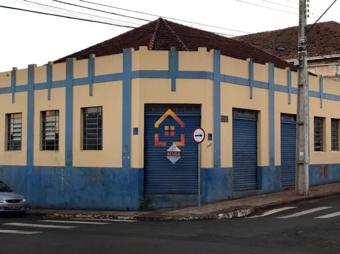 Sala para locação, com 274.04 m² por R$ 5.500,00 - Sertanópolis, Centro