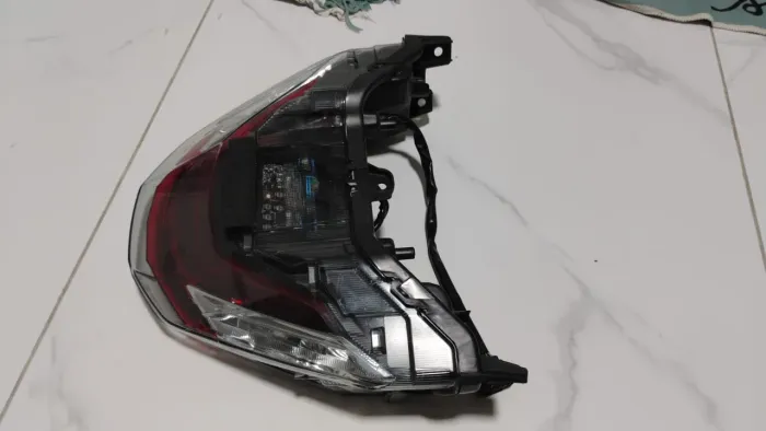 Lanterna traseira PCX 2025