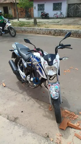 Moto em dias tudo original