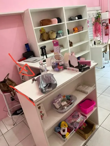 MÓVEIS PARA LOJA DE DIVERSOS SETORES