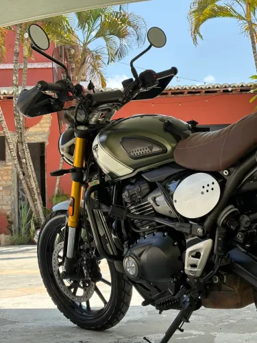 TRIUMPH SCRAMBLER 400X