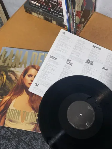 Vinil Lana del Rey BORN TO DIE (PARADISE EDITION)