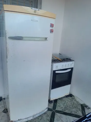 Geladeira e fogão completo