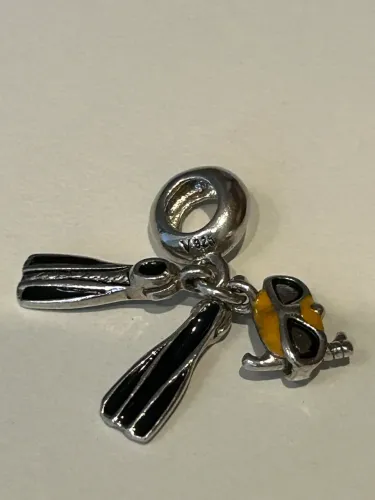 Berloque original Vivara pé de pato e snorkel 