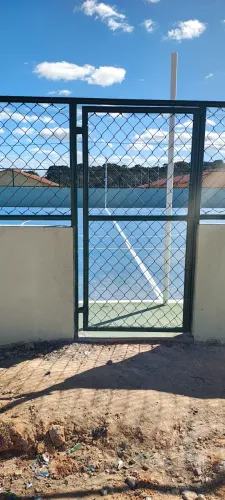 Serralheiro, portões, esquadrias e condomínio.