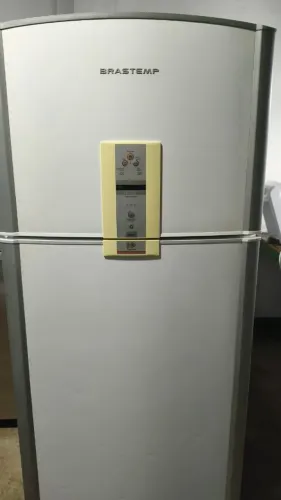 Excelente geladeira a venda