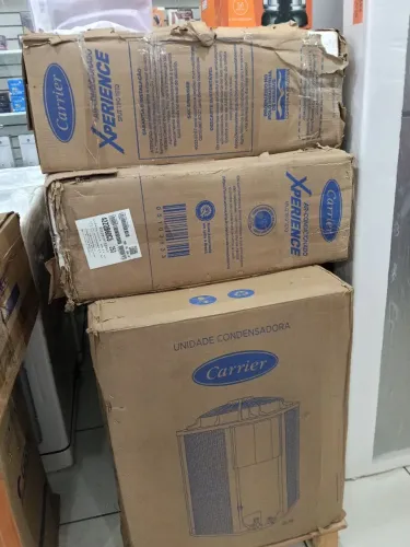 Vendo central carrier de 60 mil BTUs nova nunca usada.