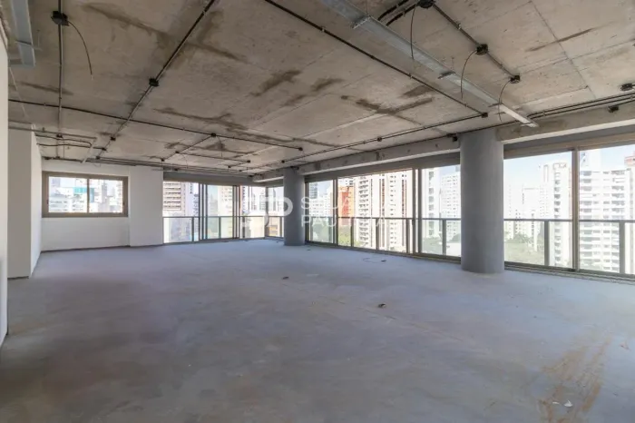 Apartamento com 352 m², 3 quartos sendo 3 suítes à venda no bairro Vila Nova Conceição.