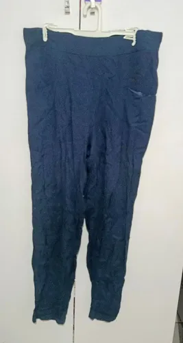 Calça feminina em alfaiataria com linho