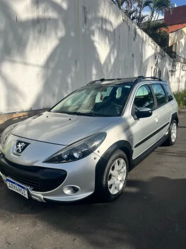 Peugeot 207 SW Escapade 1.6 16V Flex 5P 2010