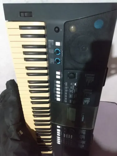 Teclado Yamaha Psr e423 - Analiso Trocas