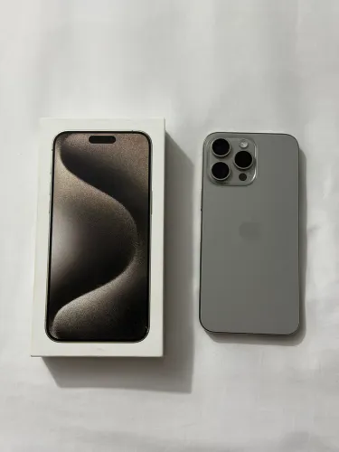 iPhone 15 pro Max 256GB em estado ZERO