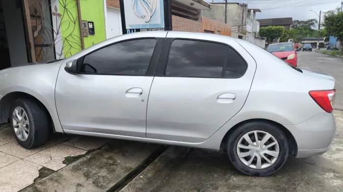 Renault Logan Expression Hi-flex 1.6 8V 4P 2015