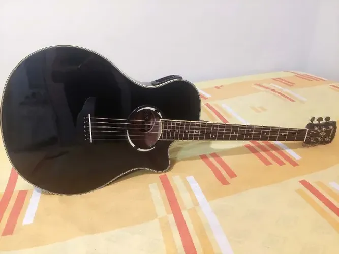 Violão Yamaha APX 500 III em excelente estado com bag, manual e tags
