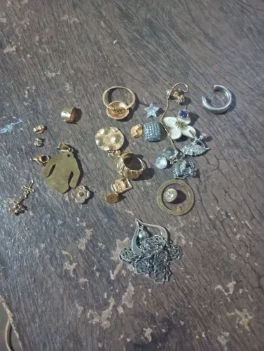 Lot de pedras brilhante ou possível pra avaliação 