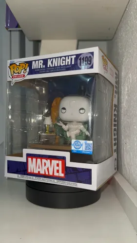 Funko Pop! Deluxe Marvel Moon Knight / Cavaleiro da Lua Mr. Knight 1199 Exclusivo