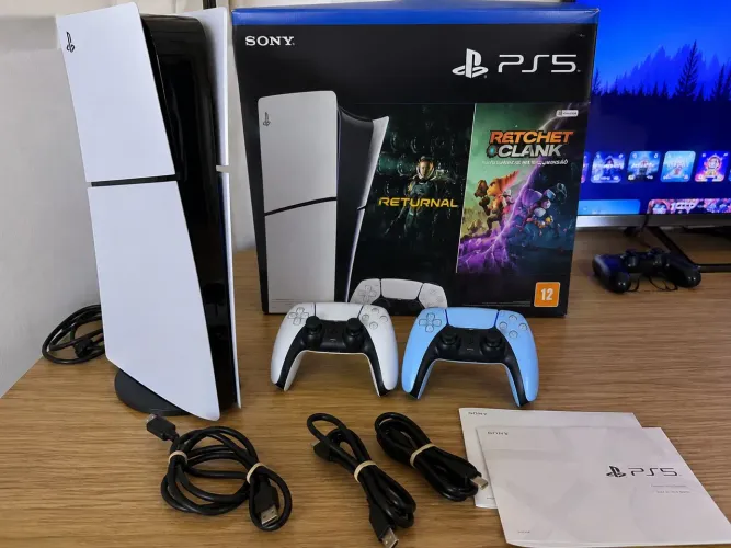 PS5 Slim Digital 1TB + 2 Controles DualSense + Nota Fiscal