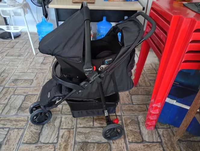 Carrinho Voyage mais bebê conforto