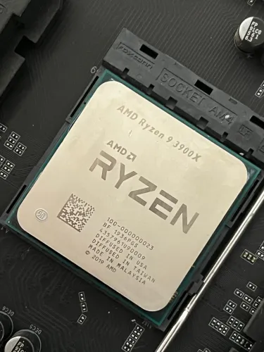 AMD Ryzen 9 3900x (12 Cores / 24 Threads) - Perfeito Estado