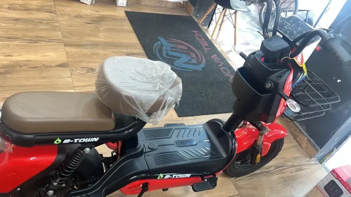 Scooter T8 2026 autopropelito