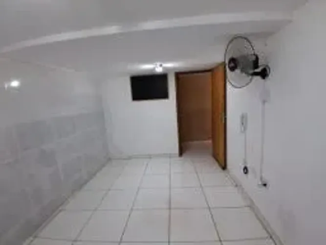 Quarto e banheiro