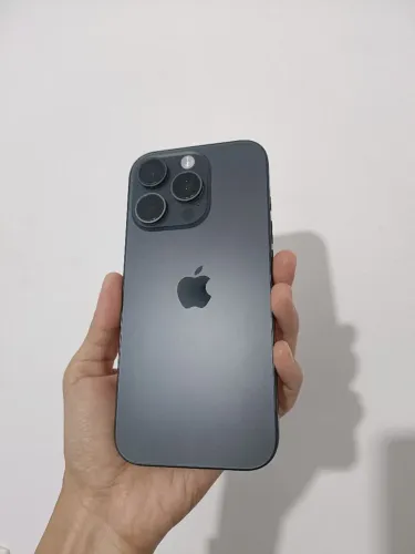 iPhone 16 Pro 128GB - Titânio preto