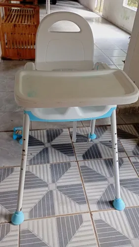 Vendo cadeira de alimentação