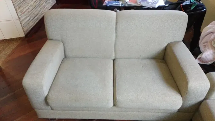 Cama de solteiro, conjunto de sofá e mesa 6 lugares 