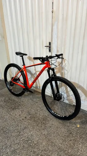 Bicicleta Specialized Rockropper Comp L