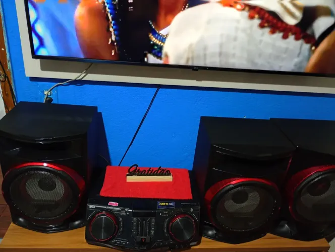 Som LG 2250w RMS 
