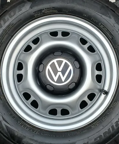 Aro 13 Volkswagen c/ pneus Dunlop 175/70 novos