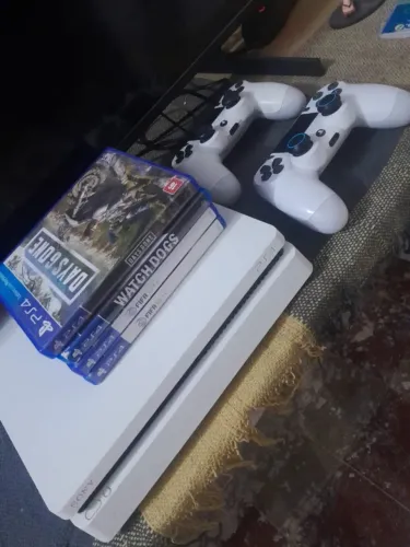 PS4 edição branco de 1TB