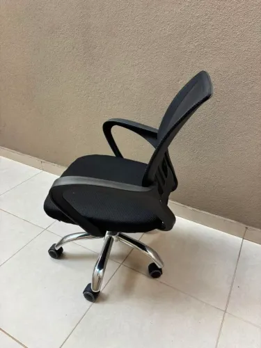 Cadeira de Escritório Secretária Giratória Javix Preta