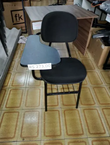 Cadeira universitária estofada