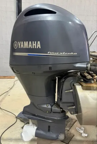 Motor. Yamara 200  4 tempo.  Com 130 horas